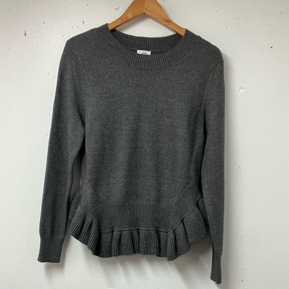 dRA Los Angeles Gray Ruffle Hem Peplum Sweater | Size S